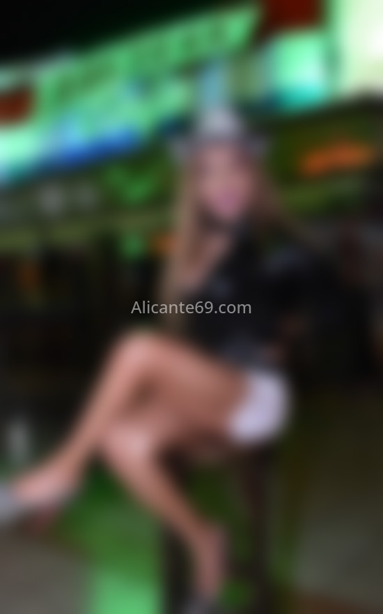 Gulia, encantadora trans brasileña. 655212627. Citas en ALICANTE, ALICANTE. www.alicante69.com.