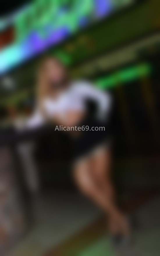 Gulia, encantadora trans brasileña. 655212627. Citas en ALICANTE, ALICANTE. www.alicante69.com.