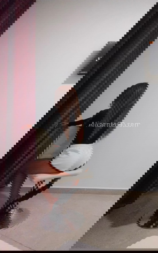 Mía, colombiana dulce y especial . 631161690. Citas en ALICANTE, ALICANTE. www.alicante69.com.