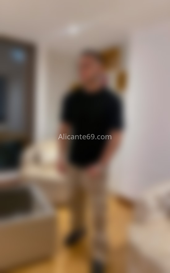 Scott, joven latino. 602468535. Citas en ALICANTE, ALICANTE. www.alicante69.com.