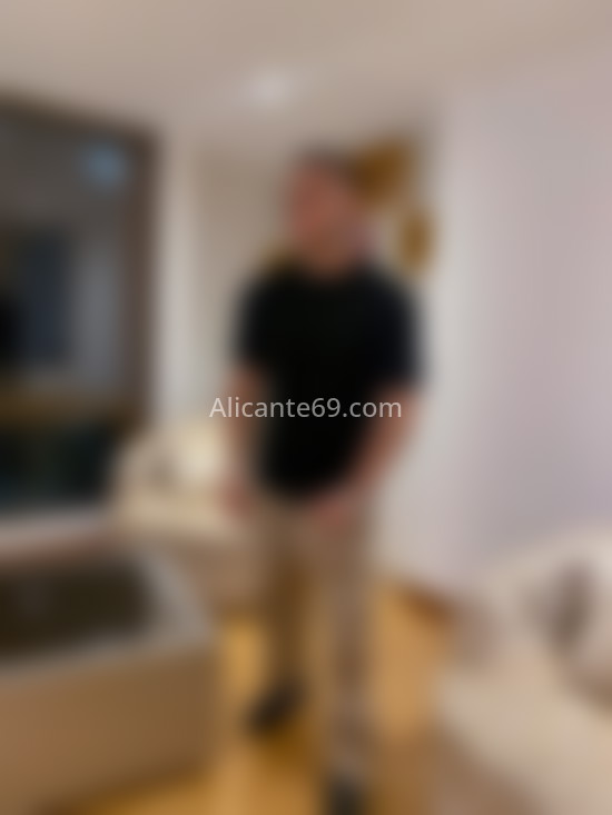 Scott, joven latino. 602468535. Citas en ALICANTE, ALICANTE. www.alicante69.com.