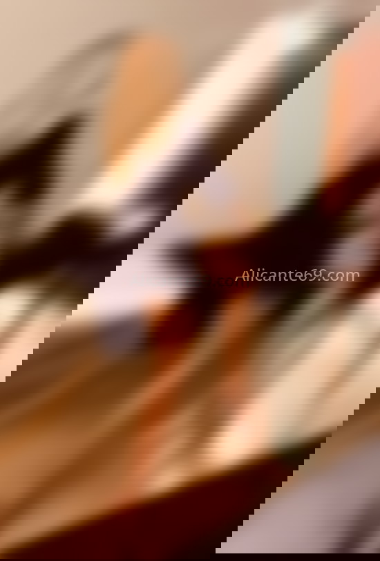 Carol, masajista latina. 613643983. Citas en ALICANTE, ALICANTE. www.alicante69.com.