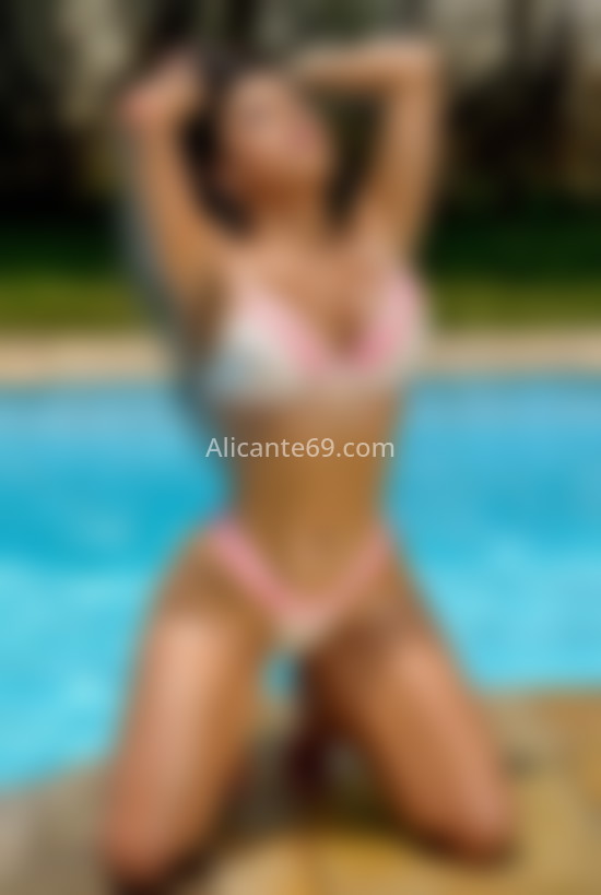 Oriana, chica brasileña. 613817025. Citas en ALICANTE, ALICANTE. www.alicante69.com.