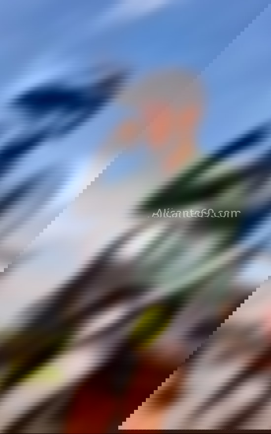 Santiago, latino con ganas de aventuras. 604240280. Citas en ALICANTE, ALICANTE. www.alicante69.com.