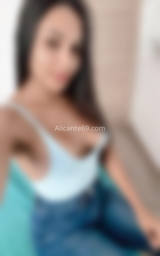 Lía, venezolana. 641725956. Citas en ALICANTE, ALICANTE. www.alicante69.com.