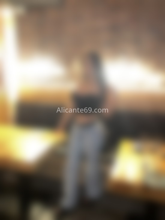 Mia, colombiana de 25 años. 602453878. Citas en ALICANTE, ALICANTE. www.alicante69.com.
