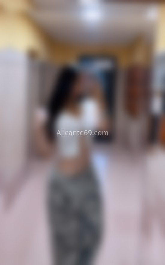 Mia, colombiana de 25 años. 602453878. Citas en ALICANTE, ALICANTE. www.alicante69.com.