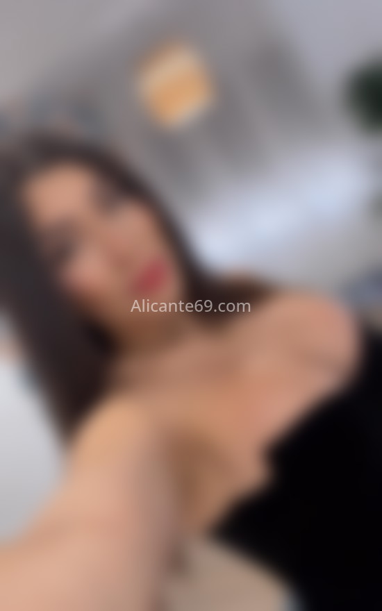 Mia, colombiana de 25 años. 602453878. Citas en ALICANTE, ALICANTE. www.alicante69.com.