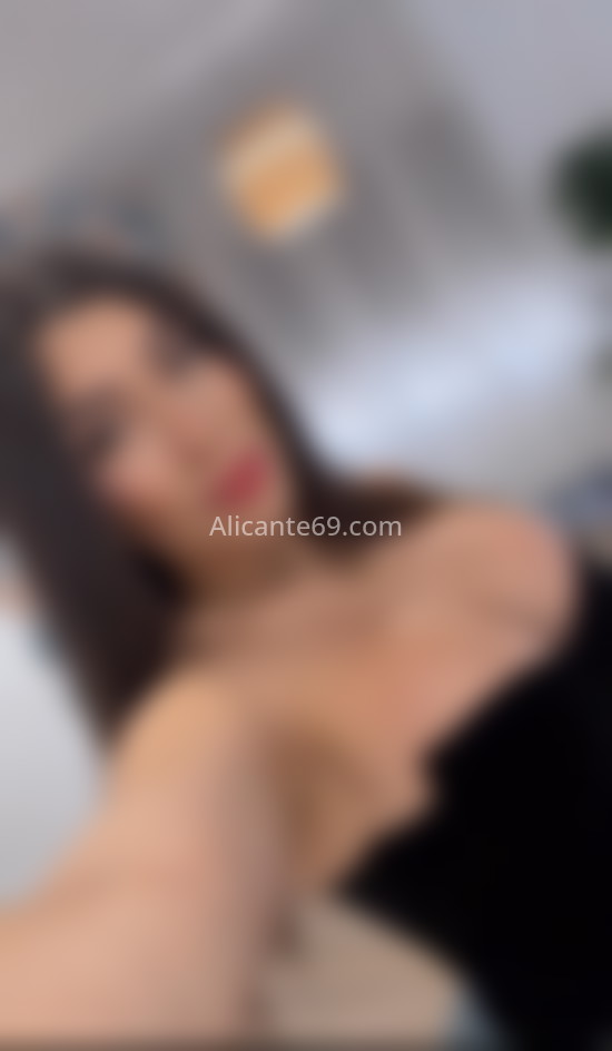 Mia, colombiana de 25 años. 602453878. Citas en ALICANTE, ALICANTE. www.alicante69.com.