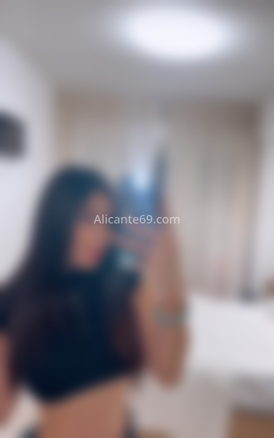 Mia, colombiana de 25 años. 602453878. Citas en ALICANTE, ALICANTE. www.alicante69.com.