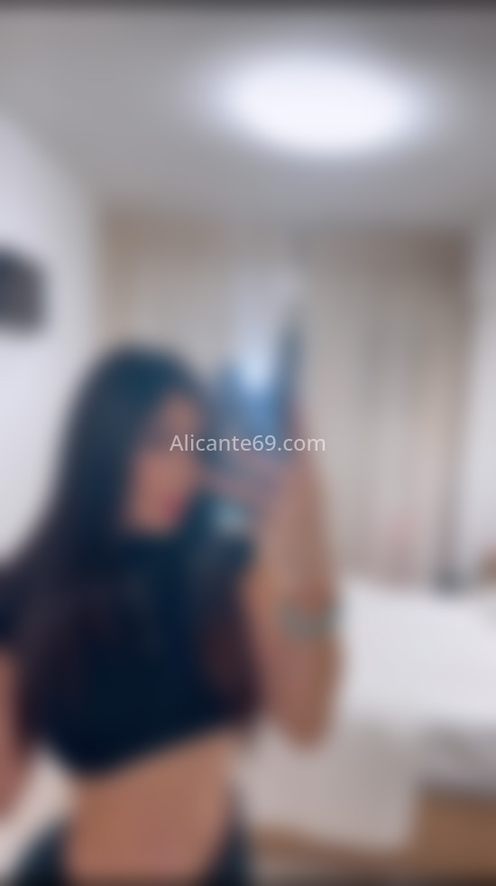 Mia, colombiana de 25 años. 602453878. Citas en ALICANTE, ALICANTE. www.alicante69.com.