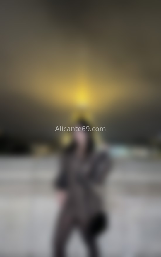 Mia, colombiana de 25 años. 602453878. Citas en ALICANTE, ALICANTE. www.alicante69.com.