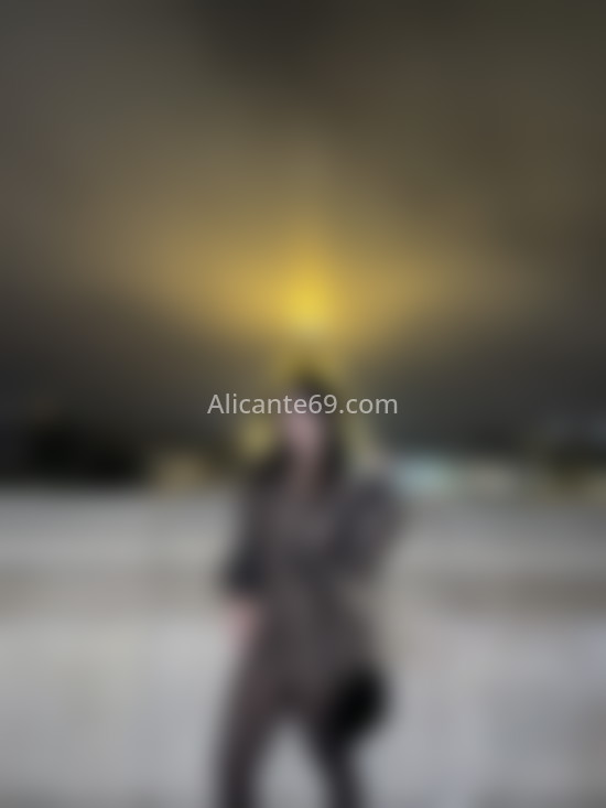 Mia, colombiana de 25 años. 602453878. Citas en ALICANTE, ALICANTE. www.alicante69.com.