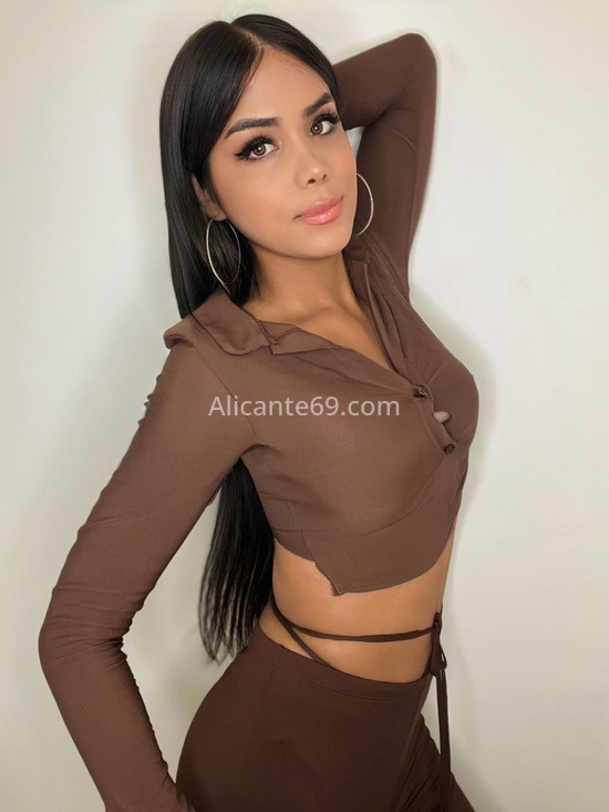 Kitty, joven trans latina. 624099411. Citas en ALICANTE, ALICANTE. www.alicante69.com.