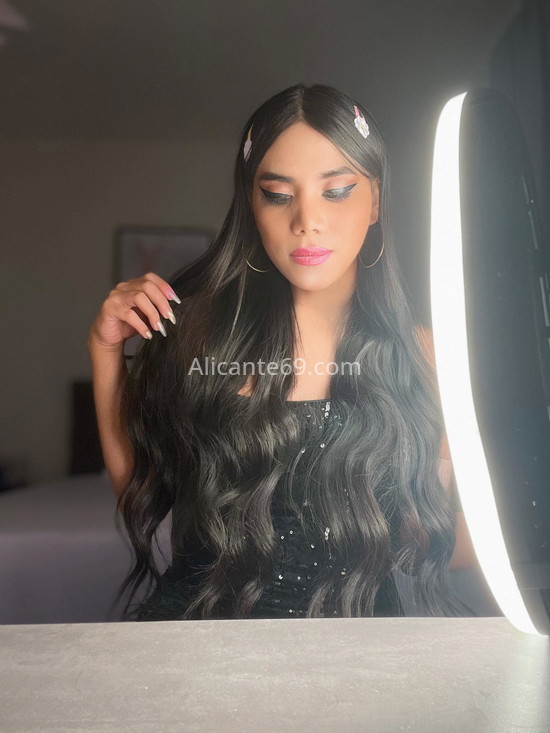 Kitty, joven trans latina. 624099411. Citas en ALICANTE, ALICANTE. www.alicante69.com.