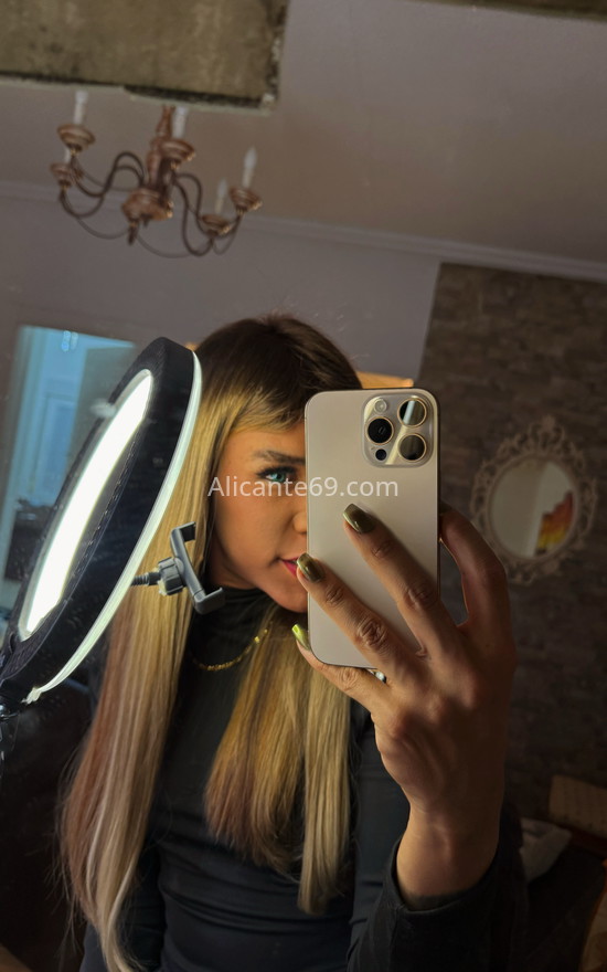 Genesis, trans venezolana recién llegada. 613758046. Citas en ALICANTE, ALICANTE. www.alicante69.com.