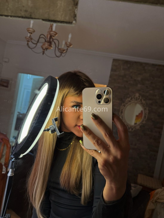Genesis, trans venezolana recién llegada. 613758046. Citas en ALICANTE, ALICANTE. www.alicante69.com.