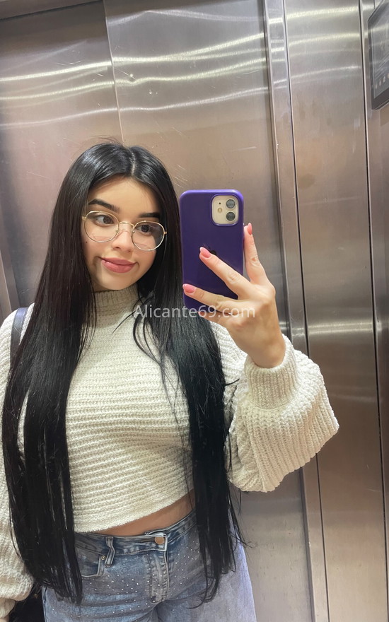 Valentina, encantadora jovencita. 613925604. Citas en ALICANTE, ALICANTE. www.alicante69.com.