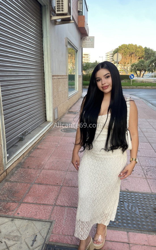 Valentina, encantadora jovencita. 613925604. Citas en ALICANTE, ALICANTE. www.alicante69.com.