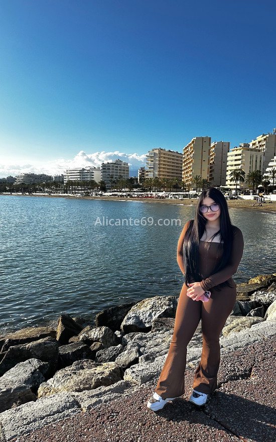 Valentina, encantadora jovencita. 613925604. Citas en ALICANTE, ALICANTE. www.alicante69.com.