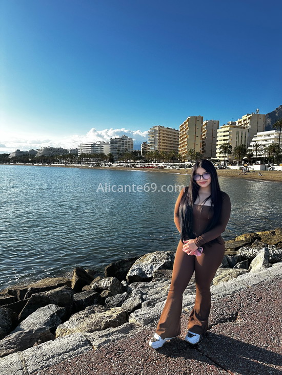 Valentina, encantadora jovencita. 613925604. Citas en ALICANTE, ALICANTE. www.alicante69.com.