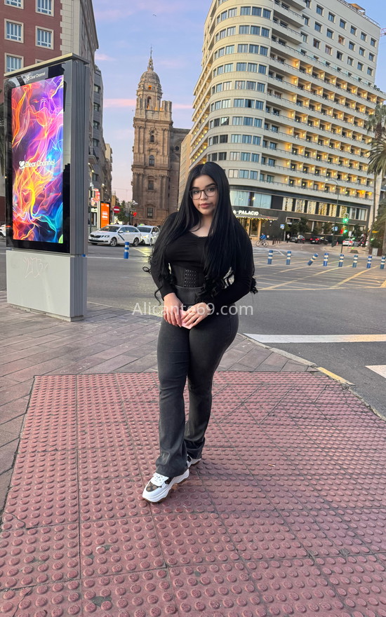 Valentina, encantadora jovencita. 613925604. Citas en ALICANTE, ALICANTE. www.alicante69.com.
