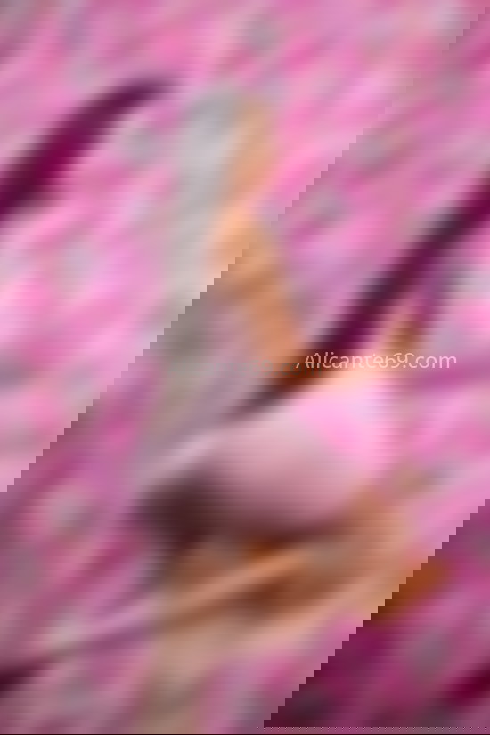 Linda, joven divertida. 603945518. Citas en ALICANTE, ALICANTE. www.alicante69.com.