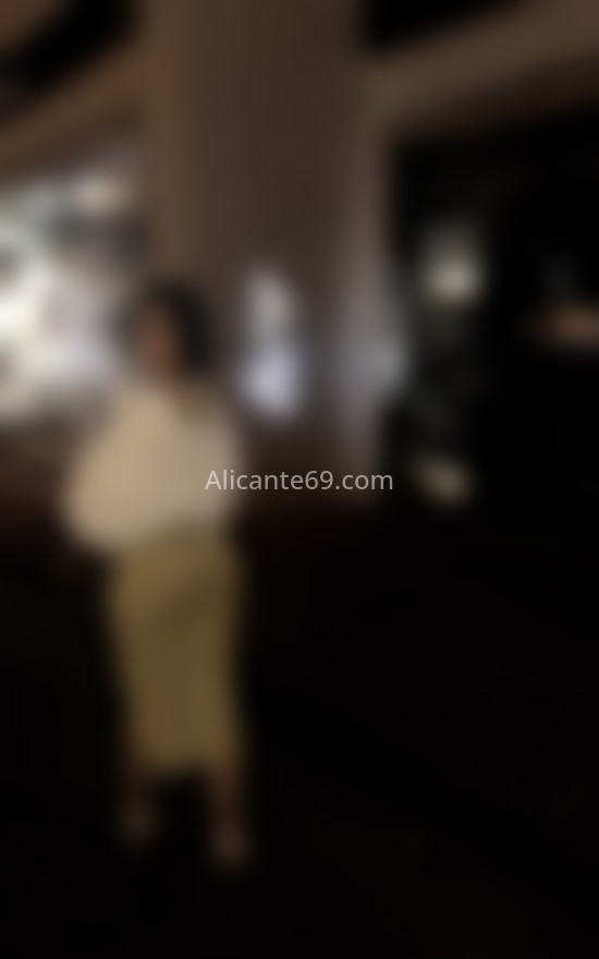 Megan, dulce encantadora venezolana. 631857130. Citas en ALICANTE, ALICANTE. www.alicante69.com.