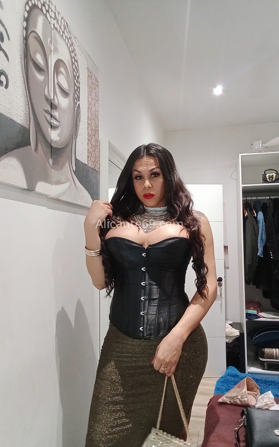 Ivón, por primera vez aquí. 612424826. Citas en ALICANTE, ALICANTE. www.alicante69.com.