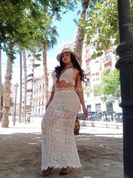 Ivón, por primera vez aquí. 612424826. Citas en ALICANTE, ALICANTE. www.alicante69.com.