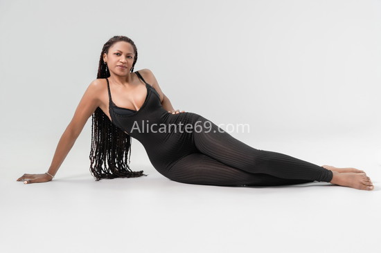 Naomys, chica tropical . 637105201. Citas en ALICANTE, ALICANTE. www.alicante69.com.