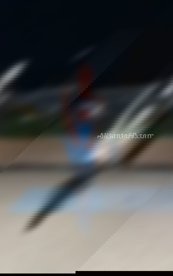 Sara, jovencita latina en la ciudad. 654102326. Citas en ALICANTE, ALICANTE. www.alicante69.com.