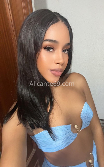 Madinson, guapa trans latina. 614696102. Citas en ALICANTE, ALICANTE. www.alicante69.com.
