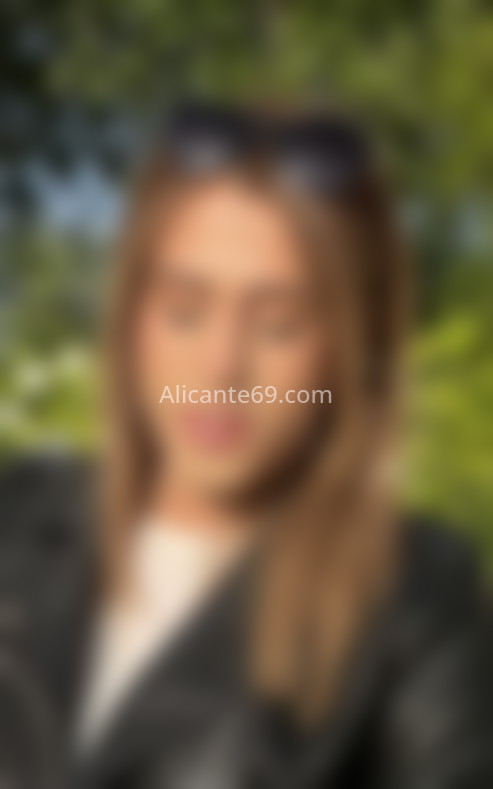 Rubia trans de 25 años. 613840770. Citas en ALICANTE, ALICANTE. www.alicante69.com.