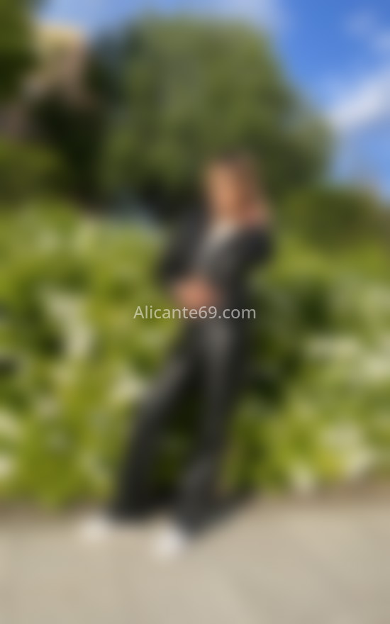 Rubia trans de 25 años. 613840770. Citas en ALICANTE, ALICANTE. www.alicante69.com.