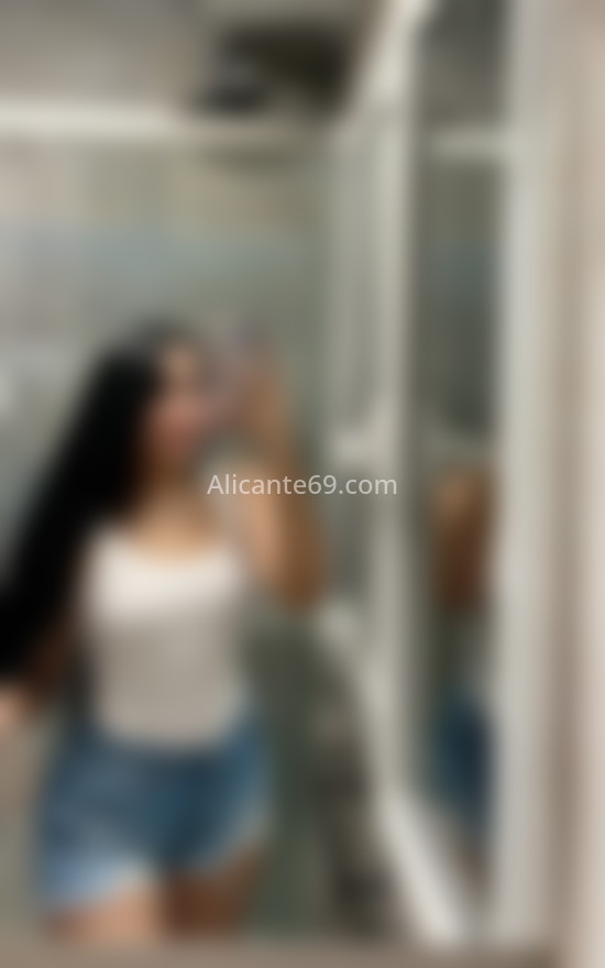 Daniela, modelo latina hermosa . 637157453. Citas en ALICANTE, ALICANTE. www.alicante69.com.