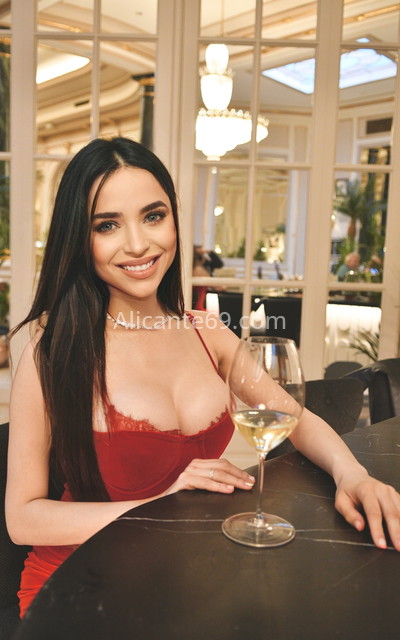 Esther. 674404718. Citas en ALICANTE, ALICANTE. www.alicante69.com.