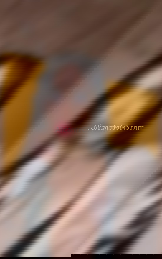 Mía, joven y guapa colombiana. 613852557. Citas en ALICANTE, ALICANTE. www.alicante69.com.