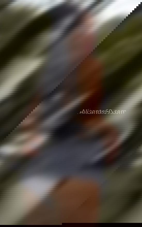 Mía, joven y guapa colombiana. 613852557. Citas en ALICANTE, ALICANTE. www.alicante69.com.