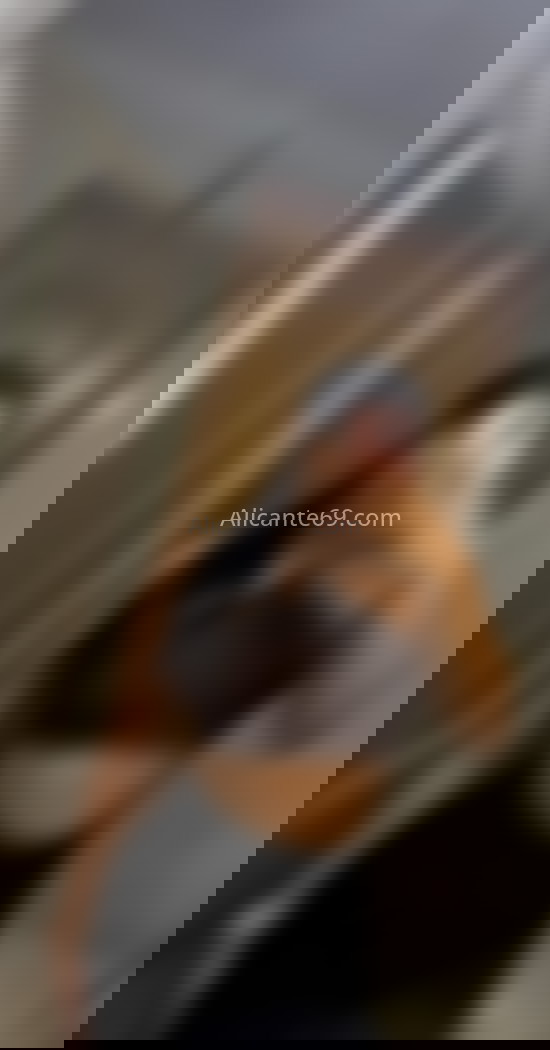 Karla, jovencita brasileña. 678965900. Citas en ALICANTE, ALICANTE. www.alicante69.com.