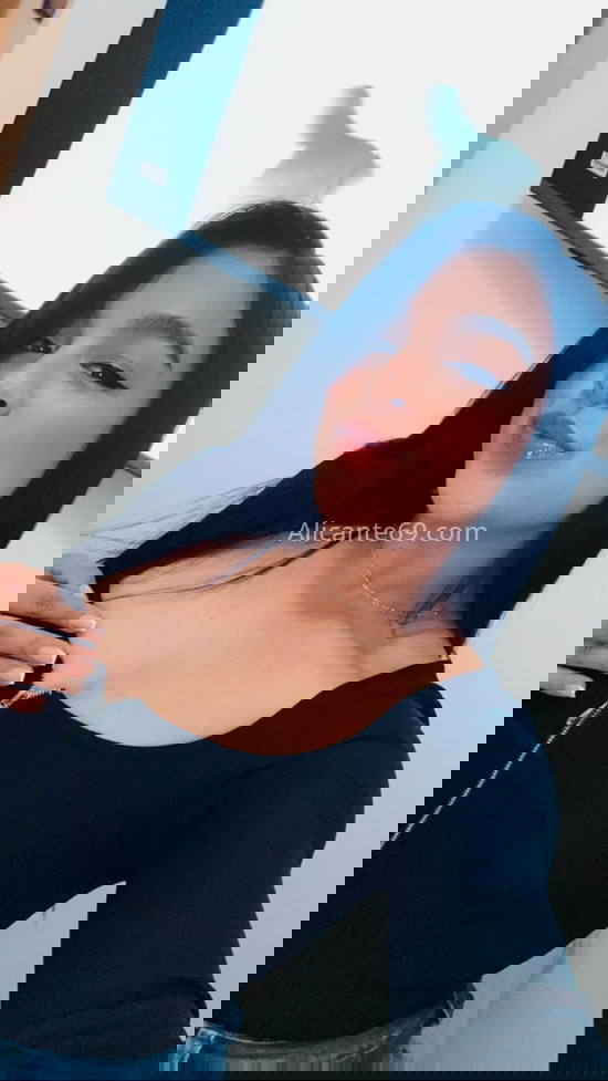 Valeria, joven colombiana . 604105744. Citas en ALICANTE, ALICANTE. www.alicante69.com.