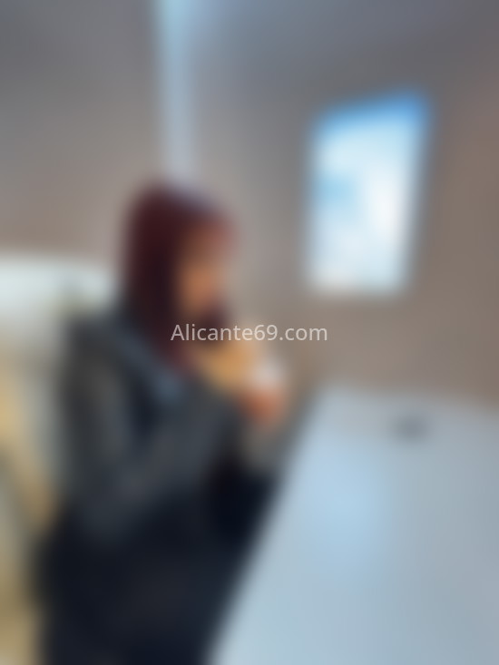 Kata, joven recién llegada. 662118085. Citas en ALICANTE, ALICANTE. www.alicante69.com.