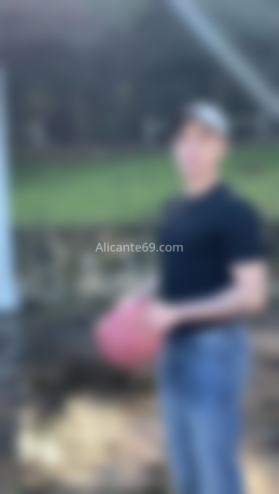 Adry, joven español . 634798177. Citas en ALICANTE, ALICANTE. www.alicante69.com.