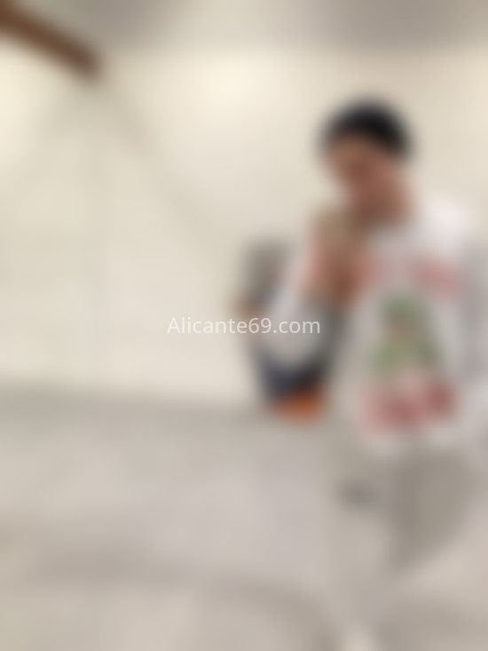 Adry, joven español . 634798177. Citas en ALICANTE, ALICANTE. www.alicante69.com.