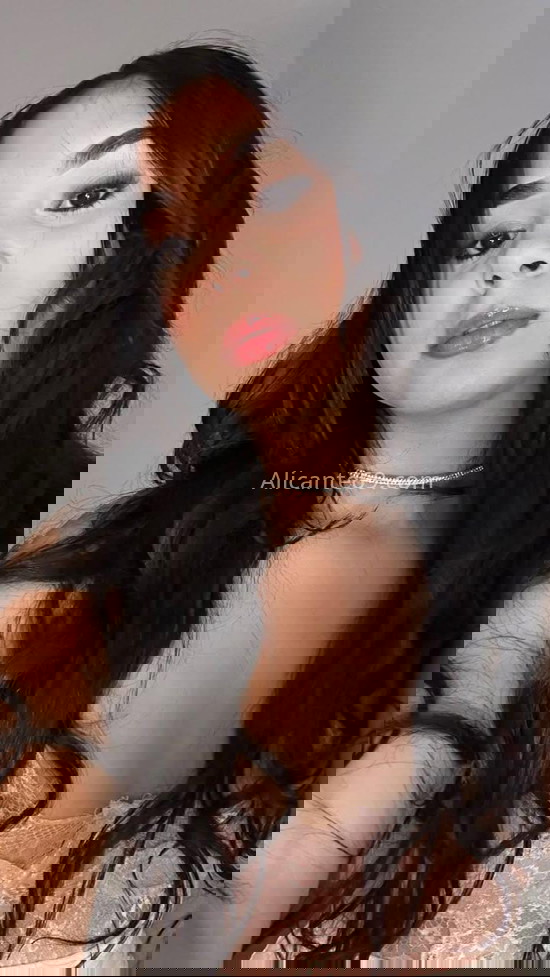 Cristal, fiestera latina. 614705209. Citas en ALICANTE, ALICANTE. www.alicante69.com.