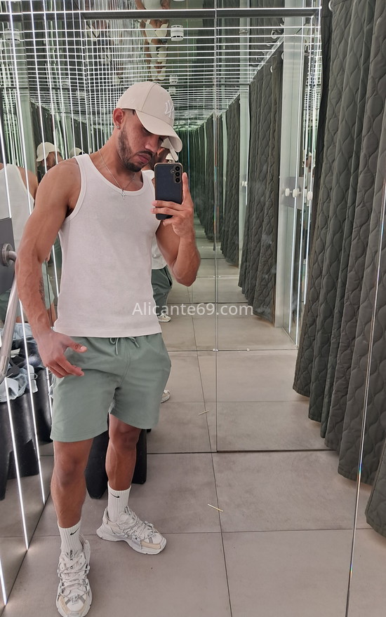 Dereck. 623368285. Citas en ALICANTE, ALICANTE. www.alicante69.com.