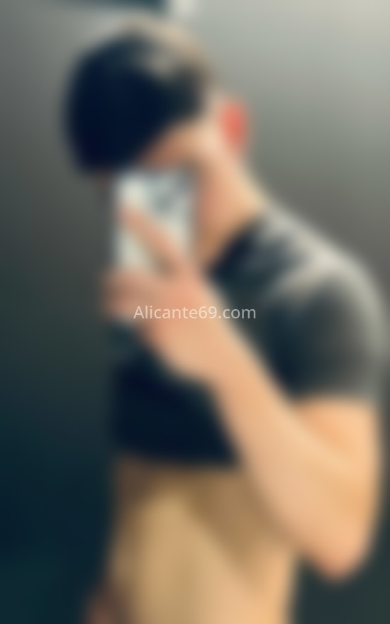 Sebas, latino simpático y divertido . 624931290. Citas en ALICANTE, ALICANTE. www.alicante69.com.