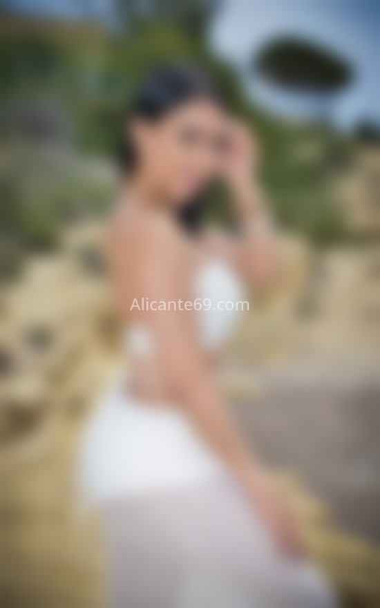 Natalia, elegante latina. 610376023. Citas en ALICANTE, ALICANTE. www.alicante69.com.