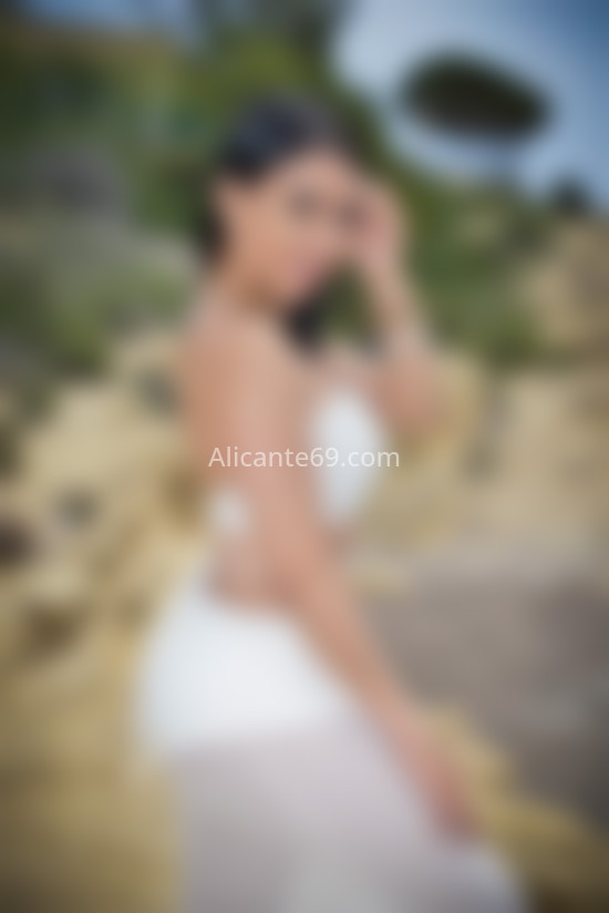 Natalia, elegante latina. 610376023. Citas en ALICANTE, ALICANTE. www.alicante69.com.