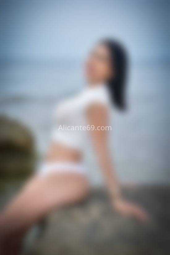 Natalia, elegante latina. 610376023. Citas en ALICANTE, ALICANTE. www.alicante69.com.